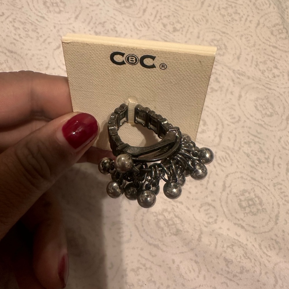 CUTE (open to offers) RING! - Picture 3 of 3